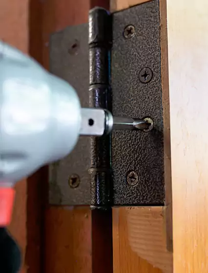 Professional Door Hinge Replacement Plantation, FL